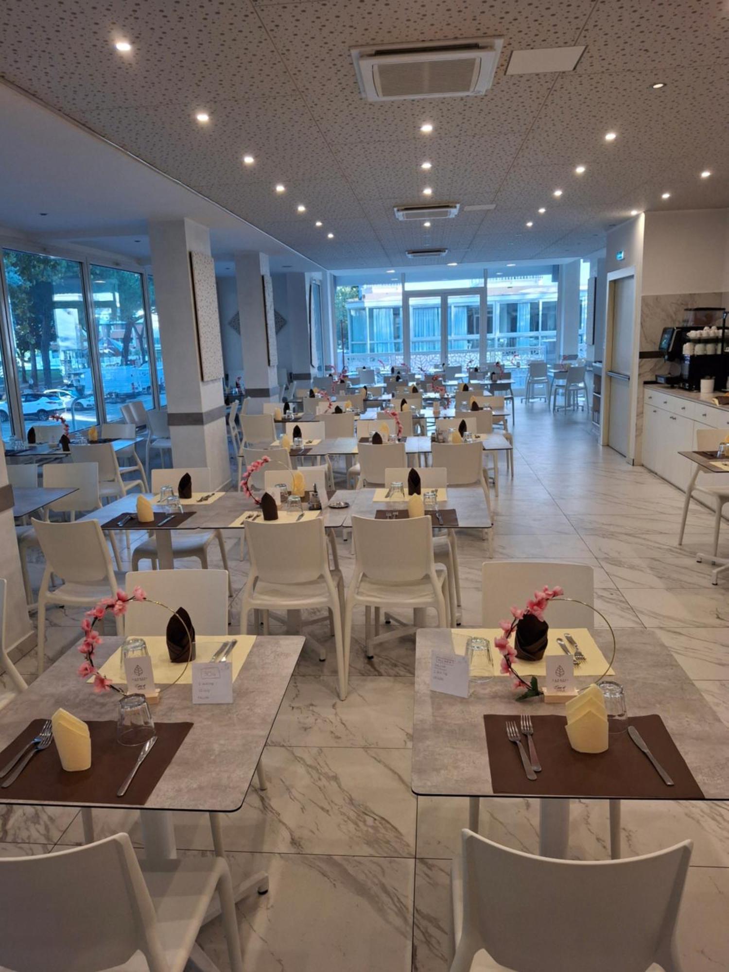 Hotel Caravel Park Rimini Exterior photo