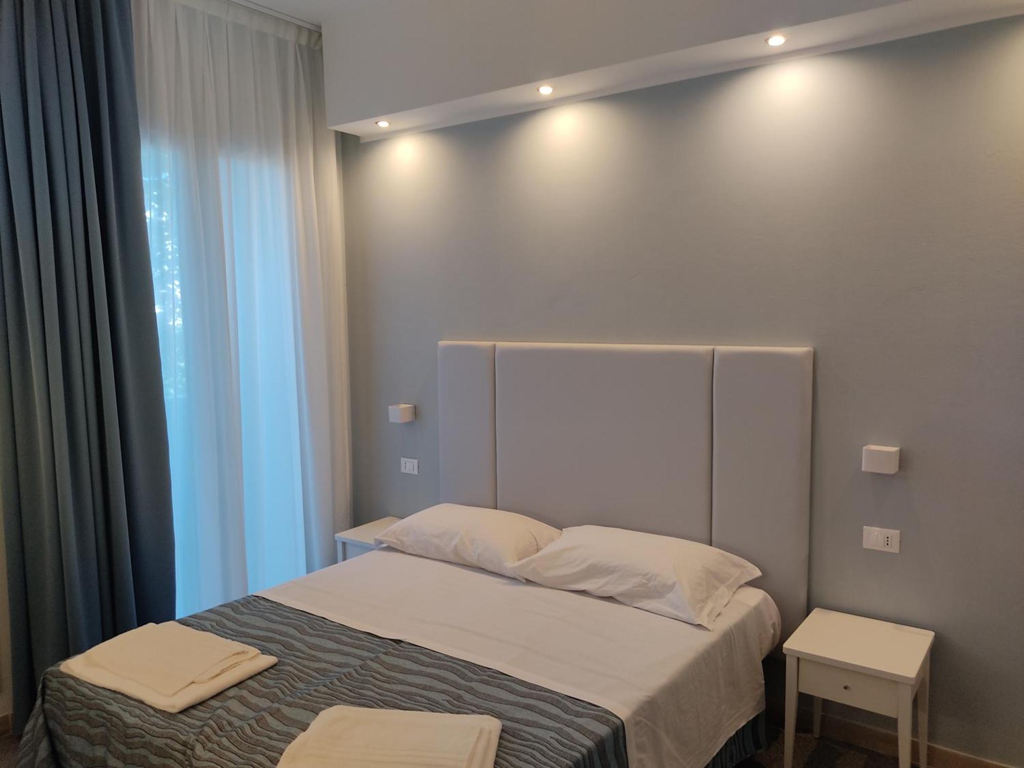 Hotel Caravel Park Rimini Exterior photo
